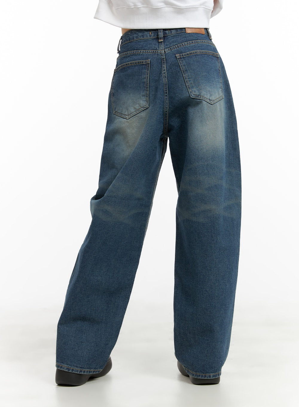 washed-wide-leg-jeans-ca419