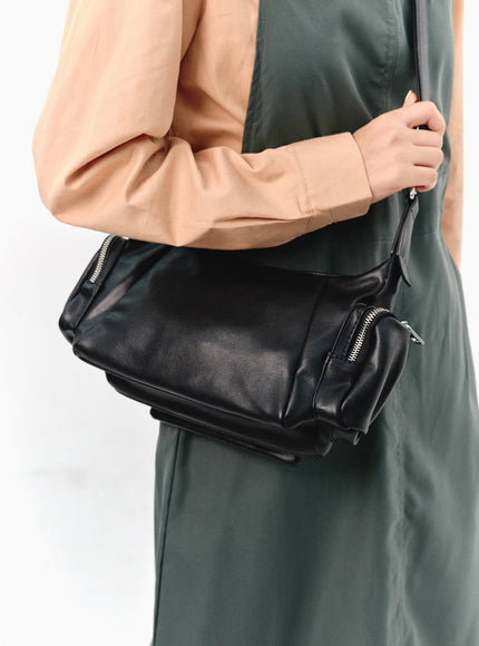 multi-pocket-shoulder-bag-is304