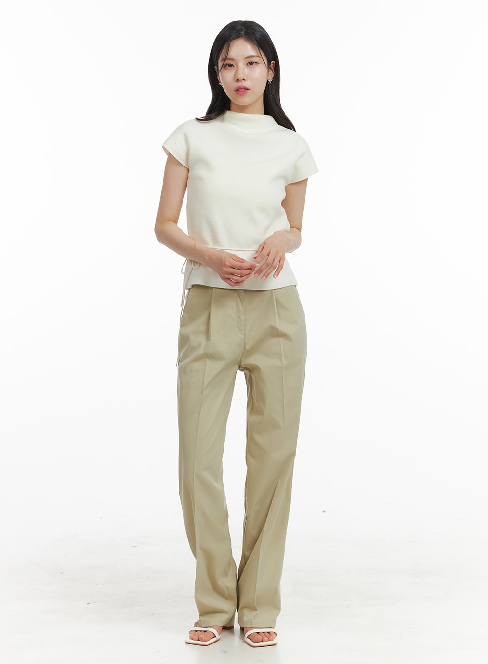 pintuck-straight-fit-trousers-oa419 / Beige
