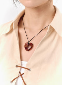 heart-pendant-necklace-is322 / Brown