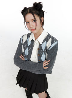 long-sleeve-argyle-cardigan-on404 / Gray