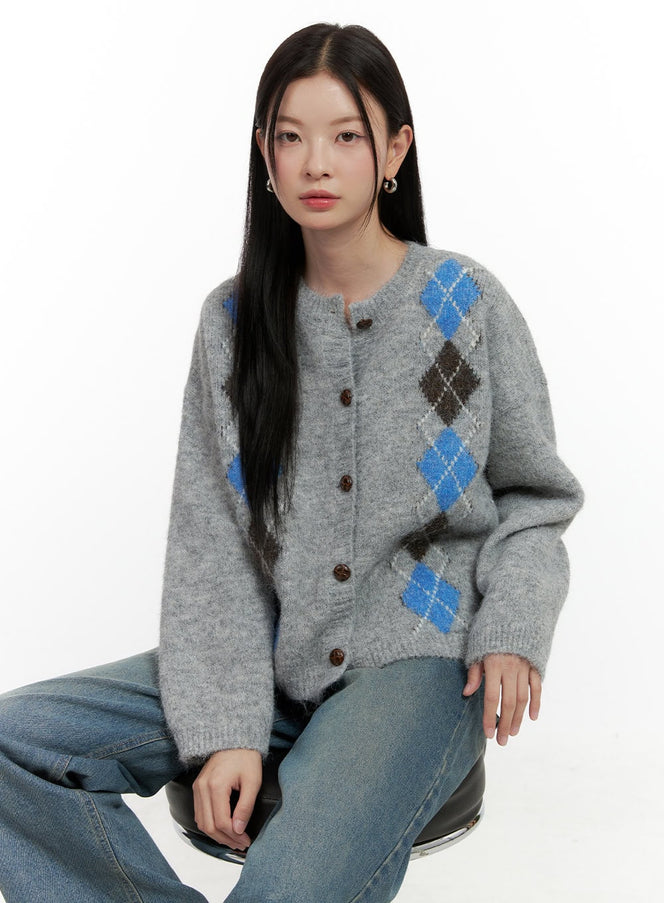 argyle-loose-fit-cardigan-on408 / Gray