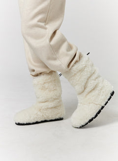 basic-faux-fur-middle-boots-cd322 / Light beige