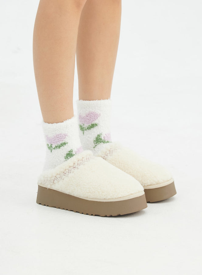 printed-plush-socks-in316 / White