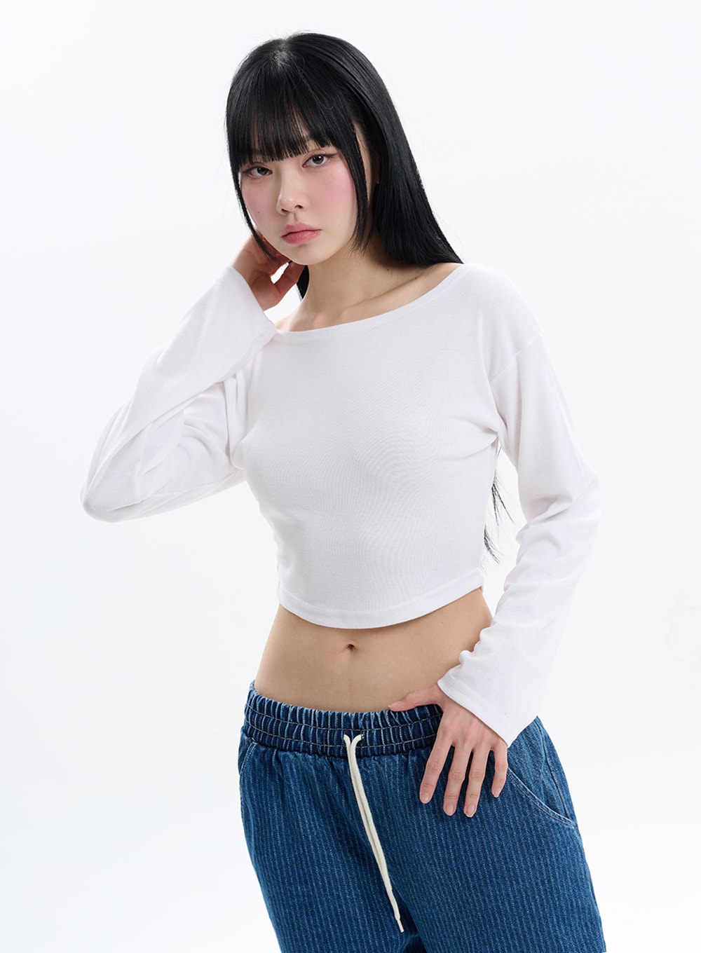 solid-crop-long-sleeve-top-if413 / White