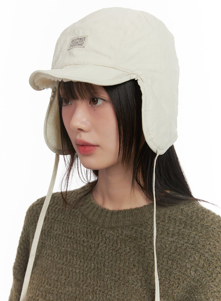 reversible-ear-flap-hat-cd425 / White