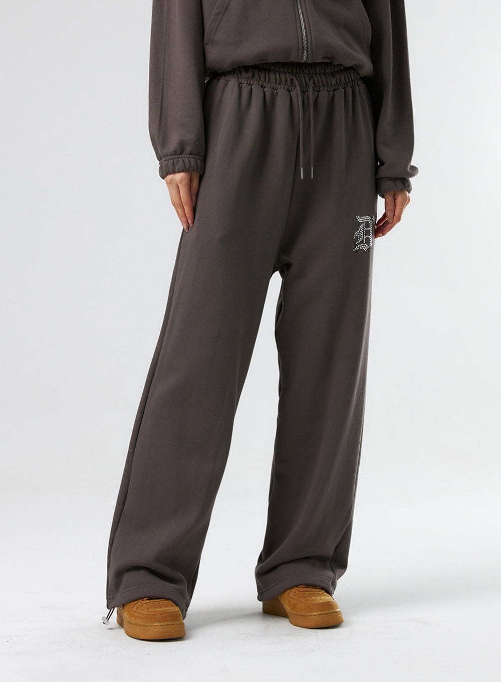 sweatpants-with-cubic-is322 / Dark brown