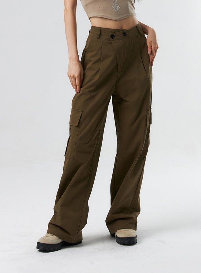 diagonal-waist-cargo-pants-is322 / Dark green