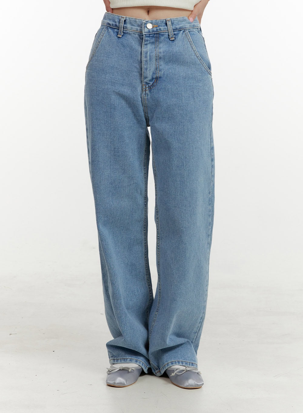 classic-straight-jeans-oy409
