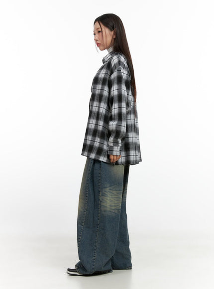 checkered-oversize-button-up-shirt-cn412