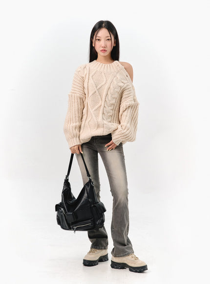 cable-knit-buttoned-sweater-is301