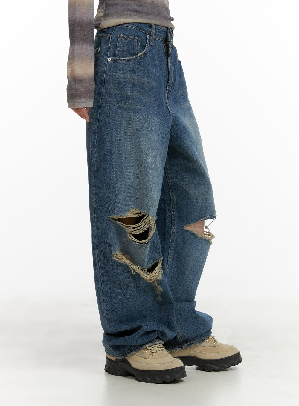 ripped-wide-fit-baggy-jeans-ca426