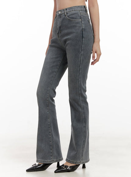 madison-washed-flared-jeans-on422