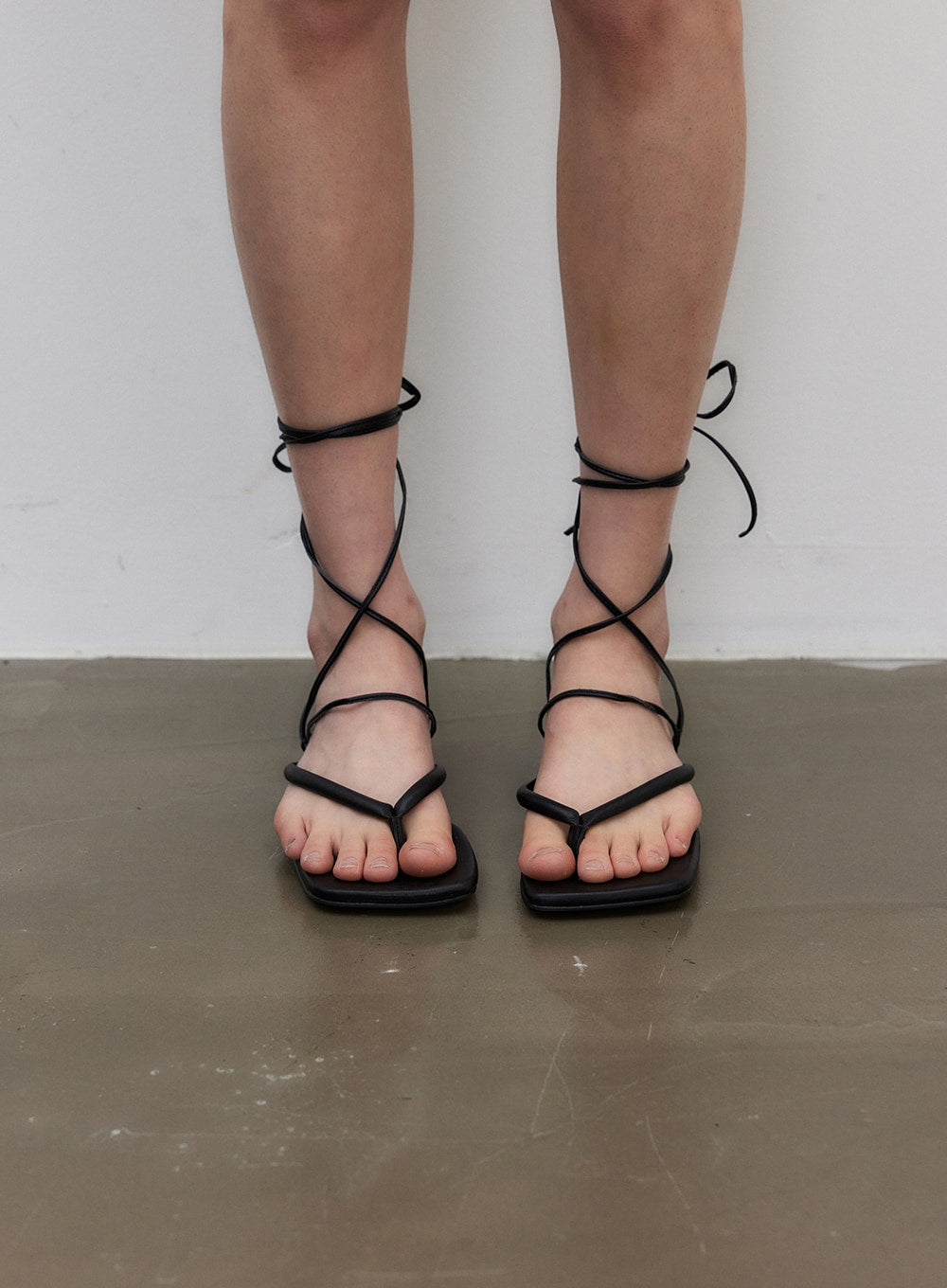 strap-flat-sandals-iy325