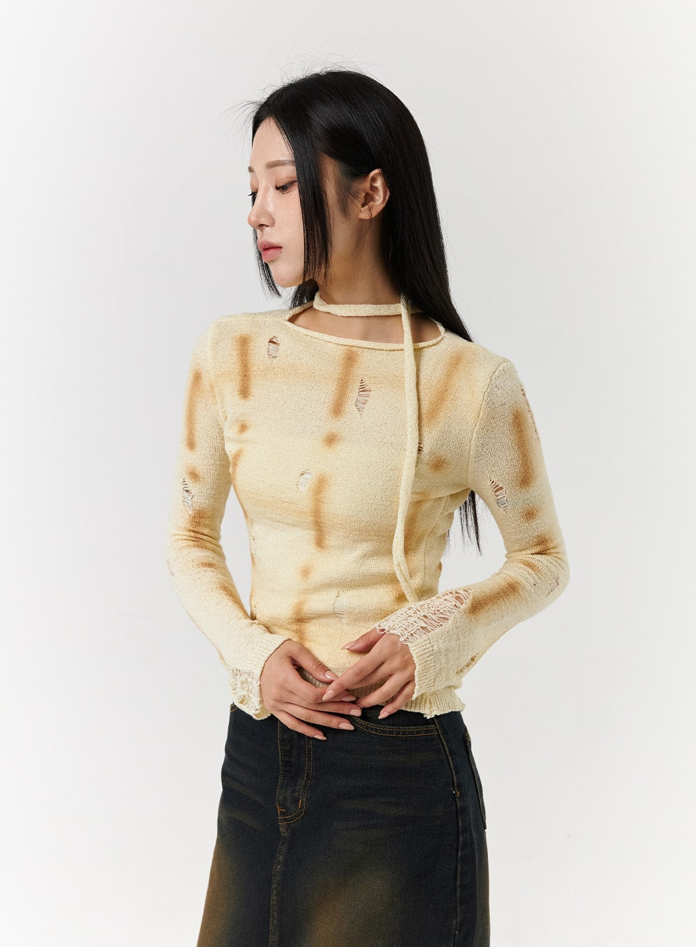 knit-round-neck-ripped-sweater-with-thin-scarf-cd322