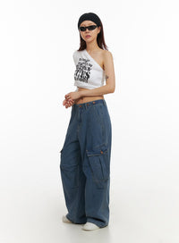 graphic-one-shoulder-slim-fit-crop-tee-iy410