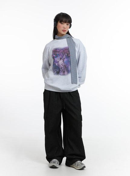 terry-round-neckline-universal-cat-oversized-sweatshirt-ij411