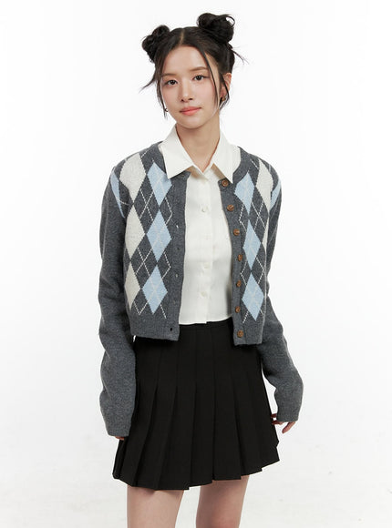 long-sleeve-argyle-cardigan-on404