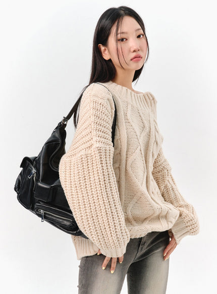 cable-knit-buttoned-sweater-is301