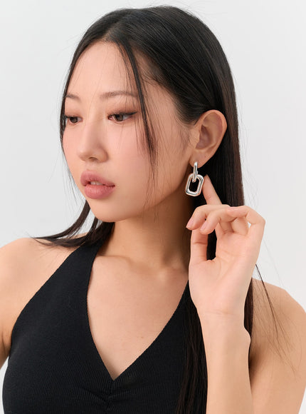 bold-square-chain-earrings-in302