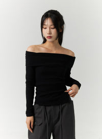 off-shoulder-slim-fit-knit-top-cn317