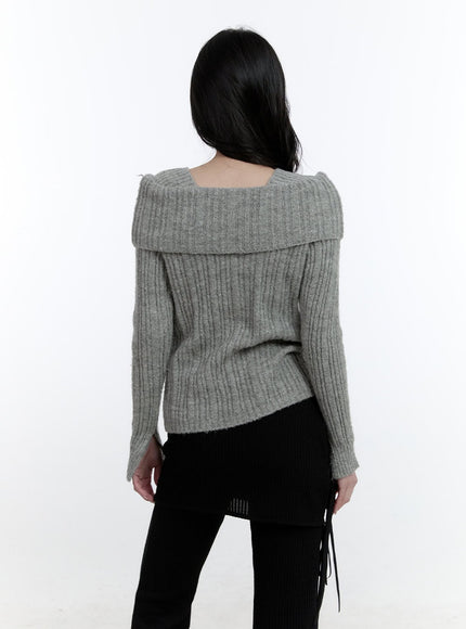 square-neck-buttoned-sweater-cj520