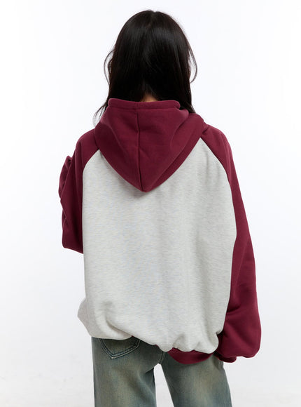 graphic-hooded-sweatshirt-on418