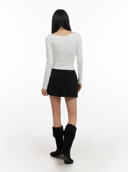 Buttoned Slim-Fit V-Neck Crop Top ID431