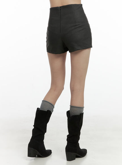 high-waist-faux-leather-shorts-oo401