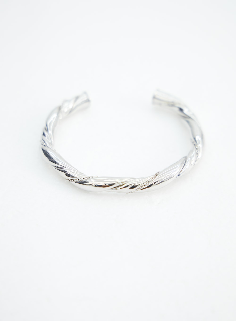 bold-bracelet-in317