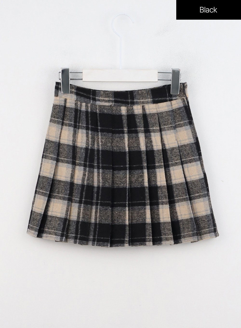 plaid-pleated-mini-skirt-in328 / Black