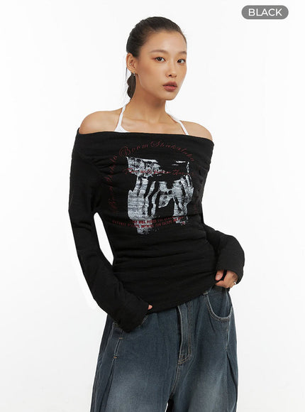 trendy-off-shoulder-graphic-print-top-io409 / Black