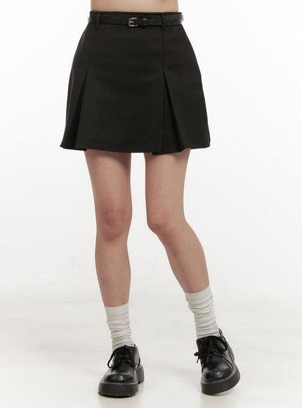 chic-belt-pleated-mini-skirt-on429