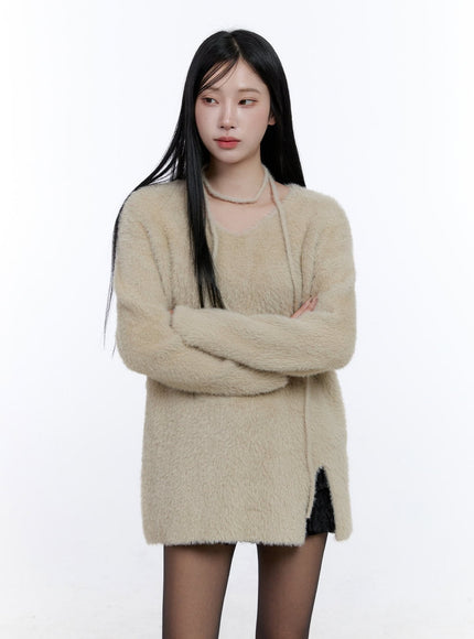 fuzzy-v-neck-sweater-cd419 / Beige