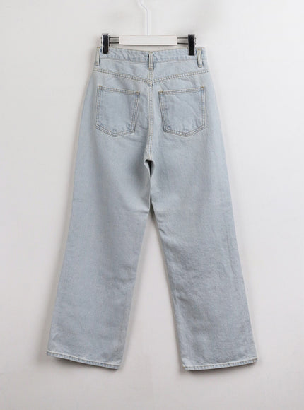 light-washed-straight-leg-jeans-oj422