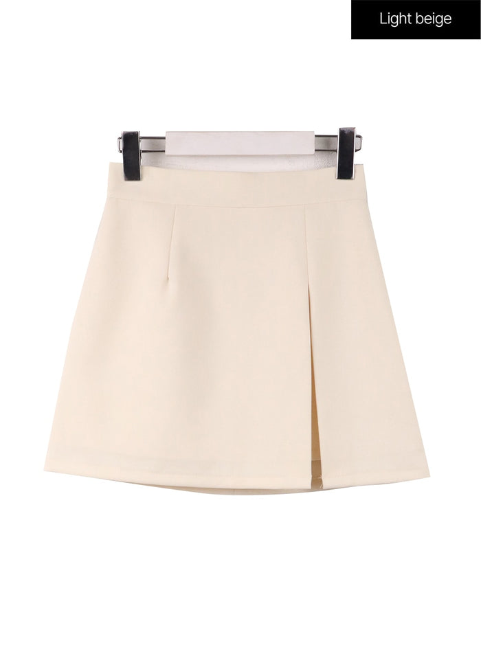 slit-mini-skirt-cf414 / Light beige