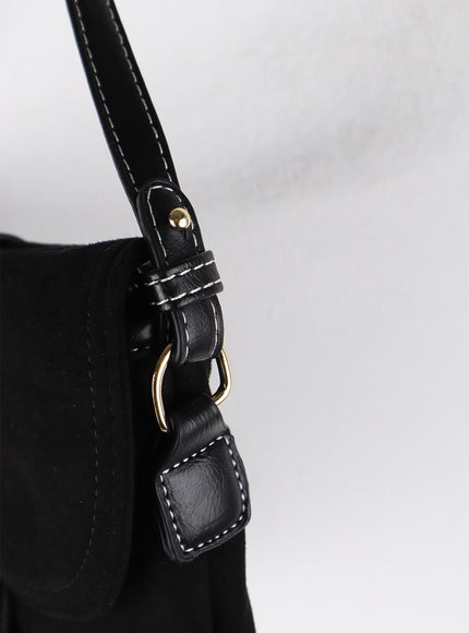 suede-buckle-shoulder-bag-cd311