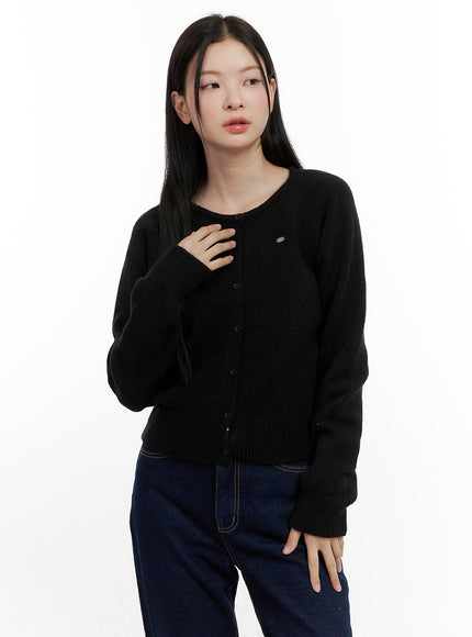 cozy-knit-button-up-cardigan-on408 / Black