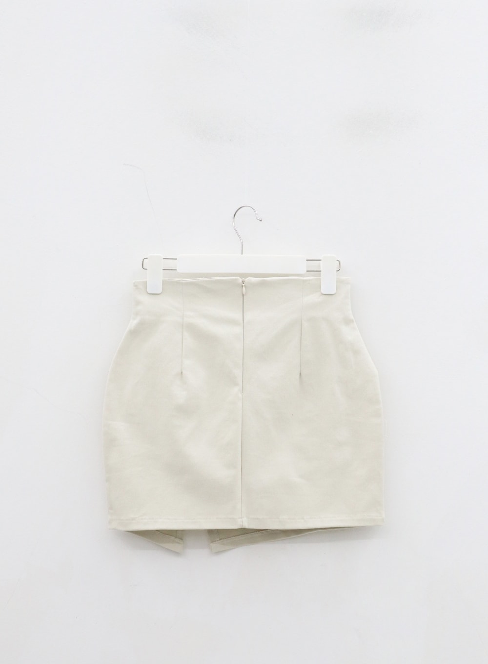 Side Slit Mini Skirt IJ304 - Korean Women's Fashion | LEWKIN